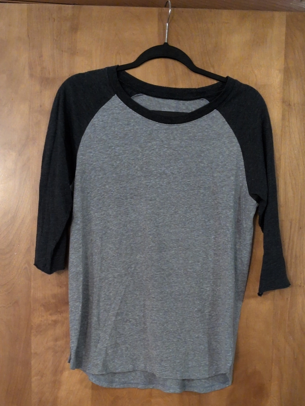 Women's Raglan Baseball Tee - Gray & Black